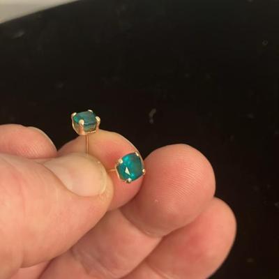 Vintage 10K Gold Emerald Stud Earrings – Rich Green Stones, Posts Only (No Backs)