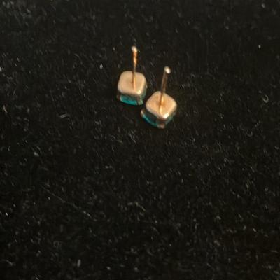 Vintage 10K Gold Emerald Stud Earrings – Rich Green Stones, Posts Only (No Backs)