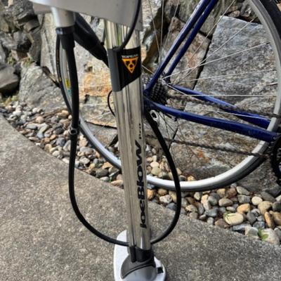 BIANCHI BIKE AND PUMP