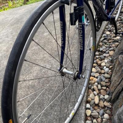 BIANCHI BIKE AND PUMP