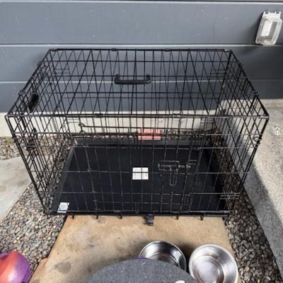 DOG CRATE/KENNEL AND MORE