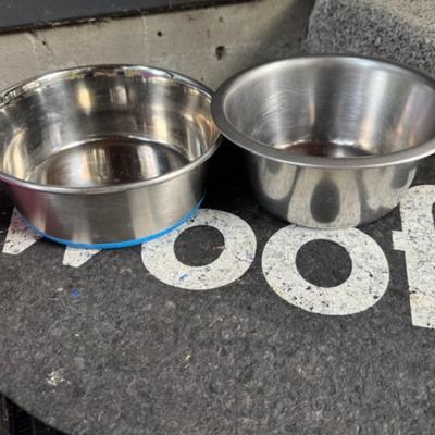 DOG CRATE/KENNEL AND MORE