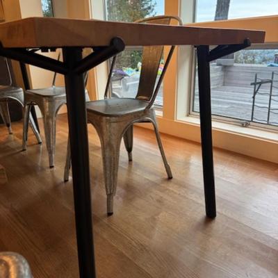 WEATHERED OAK DINING TABLE, BENCH AND CHAIRS