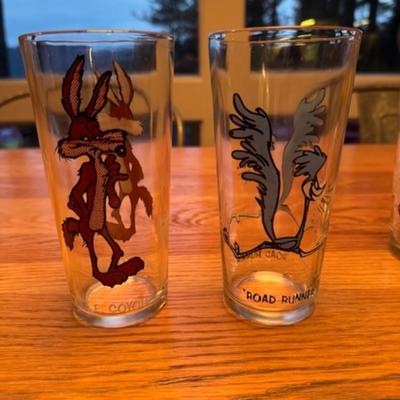 LOONEY TUNES GLASSES x 13