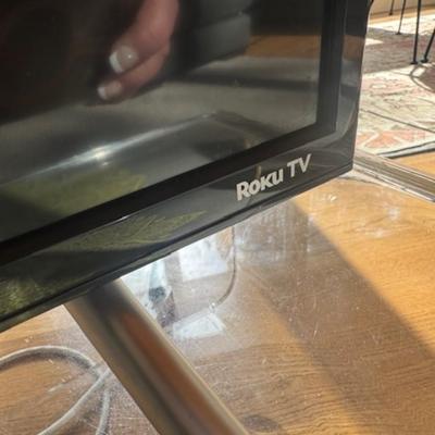 ROKU TV WITH REMOTE