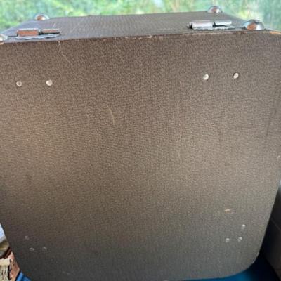 REMINGTON MANUAL TYPEWRITER WITH CASE