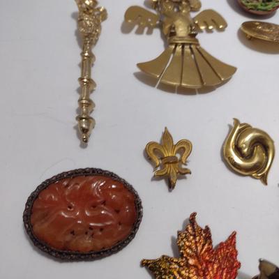 Collection of Brooches (#38)