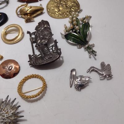 Collection of Brooches (#38)
