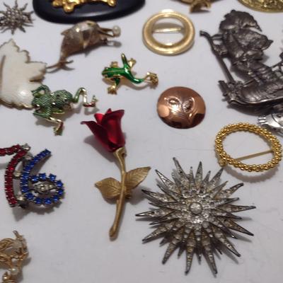 Collection of Brooches (#38)