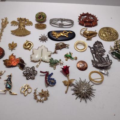 Collection of Brooches (#38)