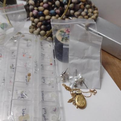 Large Collection of Fashion Jewelry- Necklaces, Bracelets, Pendants, Rings, etc. (#39)