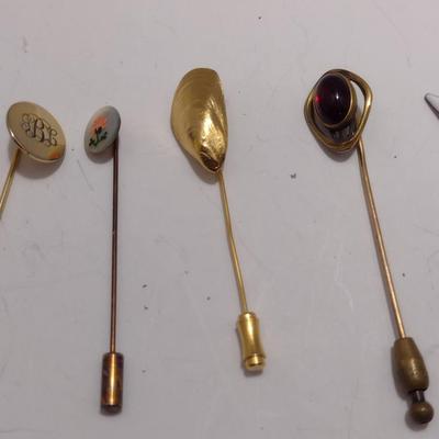 Collection of Hat/Lapel Pins (#40)