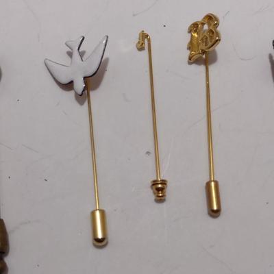 Collection of Hat/Lapel Pins (#40)