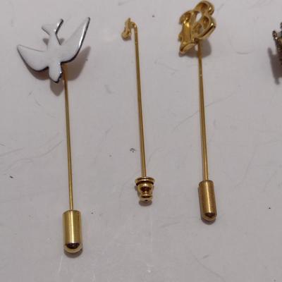 Collection of Hat/Lapel Pins (#40)