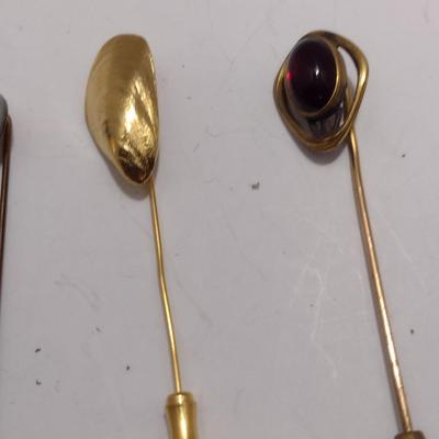 Collection of Hat/Lapel Pins (#40)