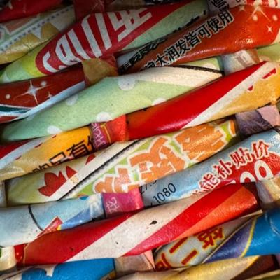 BEDROOM SET WITH BED, SIDE TABLES, AND LAMPS