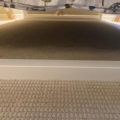 BEDROOM SET WITH BED, SIDE TABLES, AND LAMPS