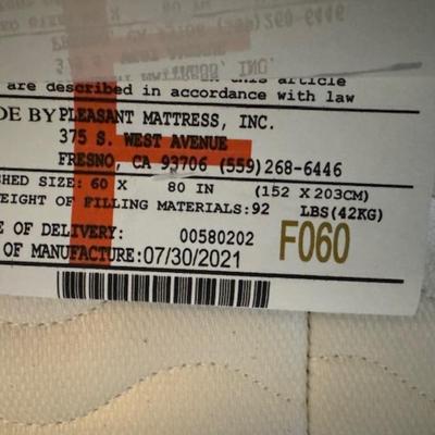 BEDROOM SET WITH BED, SIDE TABLES, AND LAMPS