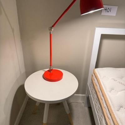 BEDROOM SET WITH BED, SIDE TABLES, AND LAMPS