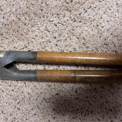 BURDIZZO TOOL USED TO CASTRATE LIVESTOCK & BRAIDED LEATHER WHIP