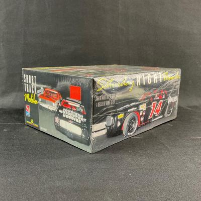 -124- 1:25 SCALE | Saturday Night Thunder At The Local Speedway Model Kit | Sealed