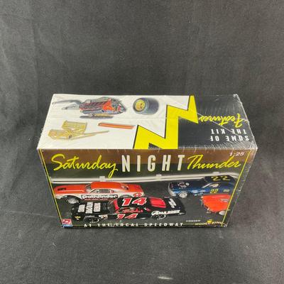 -124- 1:25 SCALE | Saturday Night Thunder At The Local Speedway Model Kit | Sealed
