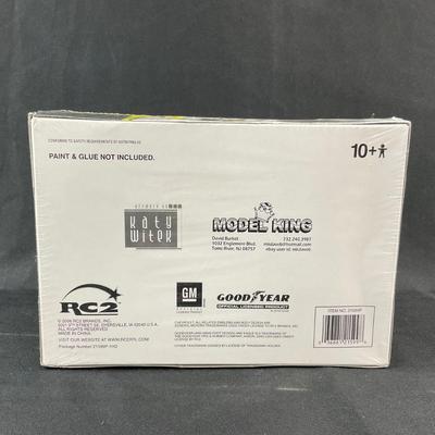 -124- 1:25 SCALE | Saturday Night Thunder At The Local Speedway Model Kit | Sealed