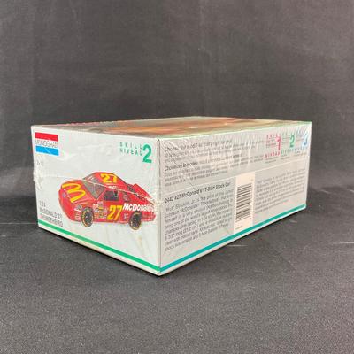 -126- 1:24 SCALE | Mcdonalds Thunderbird Model Kit | Sealed