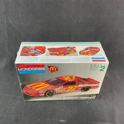 -126- 1:24 SCALE | Mcdonalds Thunderbird Model Kit | Sealed