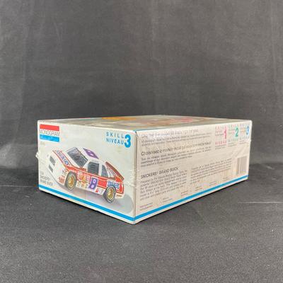 -127- 1:24 SCALE | Snickers Brand Buick Model Kit | Sealed