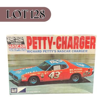 -128- 1:25 SCALE | Petty-Charger Richard Pettys NASCAR Charger Model Kit | Sealed