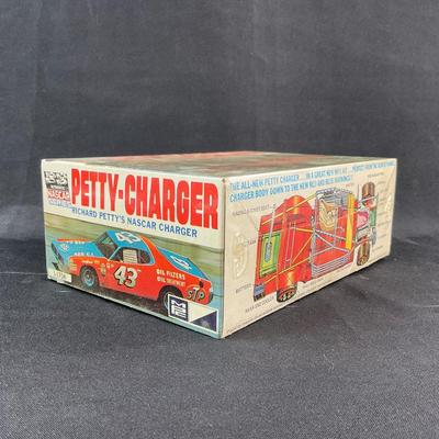 -128- 1:25 SCALE | Petty-Charger Richard Pettys NASCAR Charger Model Kit | Sealed