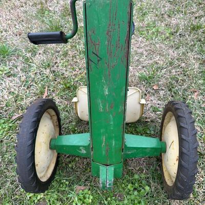 Vintage ERTL John Deere Pedal Tractor – Model 520 – Cast Metal