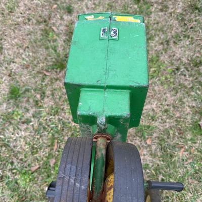 Vintage ERTL John Deere Pedal Tractor – Model 520 – Cast Metal