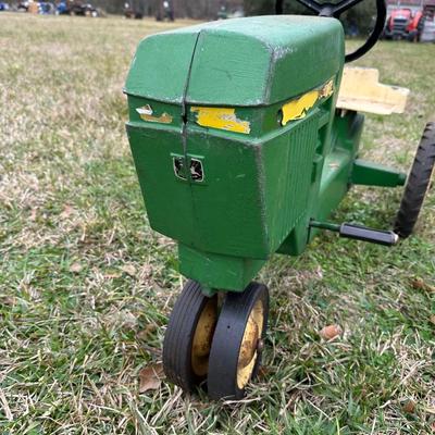 Vintage ERTL John Deere Pedal Tractor – Model 520 – Cast Metal
