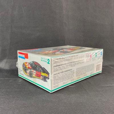 -130- 1:24 SCALE | Havoline Ford Thunderbird Model Kit | Sealed