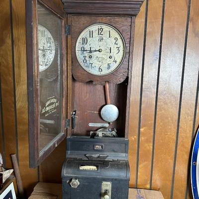 Working Antique International Time Recording Co. Time Clock – ITR IBM – Oak Case