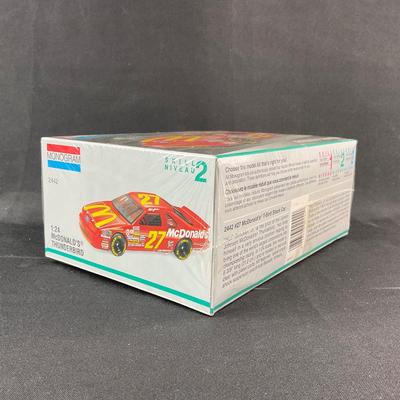 -136- 1:24 SCALE | Mcdonalds Thunderbird Model Kit | Sealed