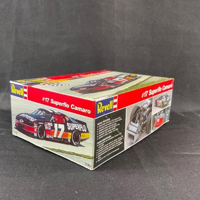 -139- 1:25 SCALE | #17 Superflo Camaro Model Kit | Opened