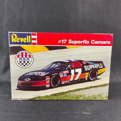 -139- 1:25 SCALE | #17 Superflo Camaro Model Kit | Opened