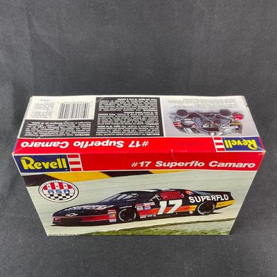 -139- 1:25 SCALE | #17 Superflo Camaro Model Kit | Opened