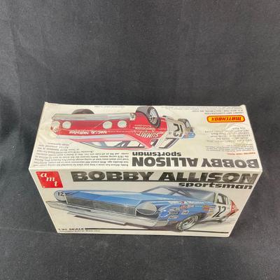 -142- 1:25 SCALE | Bobby Allison Sportsman Model Kit | Sealed