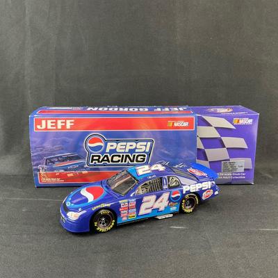 -145- 1:24 SCALE | #24 Jeff Gordon Pepsi 1999 Monte Carlo | No Coa