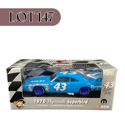 -147- 1:18 SCALE | #43 Richard Petty 1970 Plymouth Superbird Die Cast