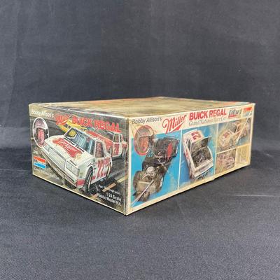 -155- 1:24 SCALE | Bobby Allison’s Miller Buick Regal Model Kit | Sealed