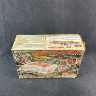 -155- 1:24 SCALE | Bobby Allison’s Miller Buick Regal Model Kit | Sealed