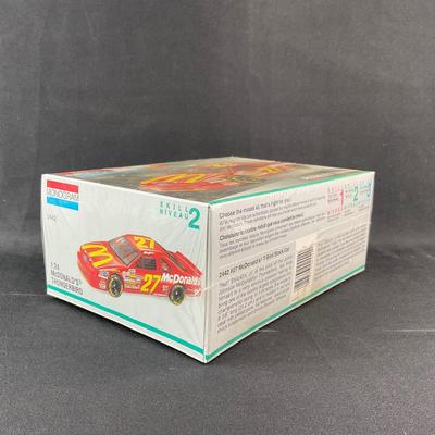 -162- 1:24 SCALE | McDonald’s Thunderbird Model Kit | Sealed
