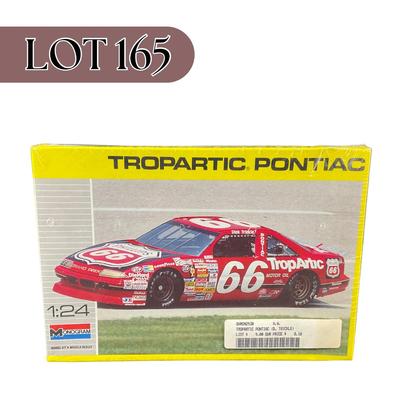 -165- 1:24 SCALE | Tropartic Pontiac Model Kit | Sealed