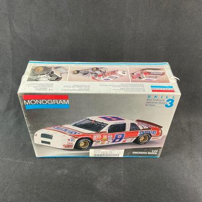 -167- 1:24 SCALE | Snickers Buick Model Kit | Sealed