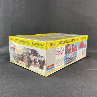 -168- 1:24 SCALE | GM Goodwrench Lumina Model Kit | Sealed